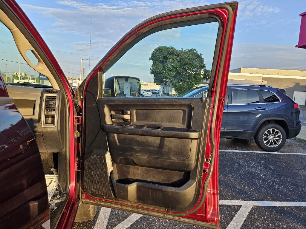 Photo 28 of this RAM 1500
