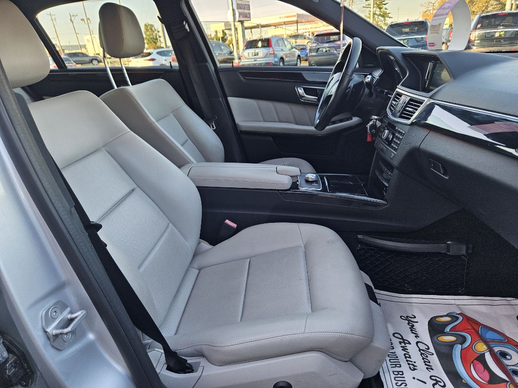 Photo 50 of this MERCEDES-BENZ E-CLASS