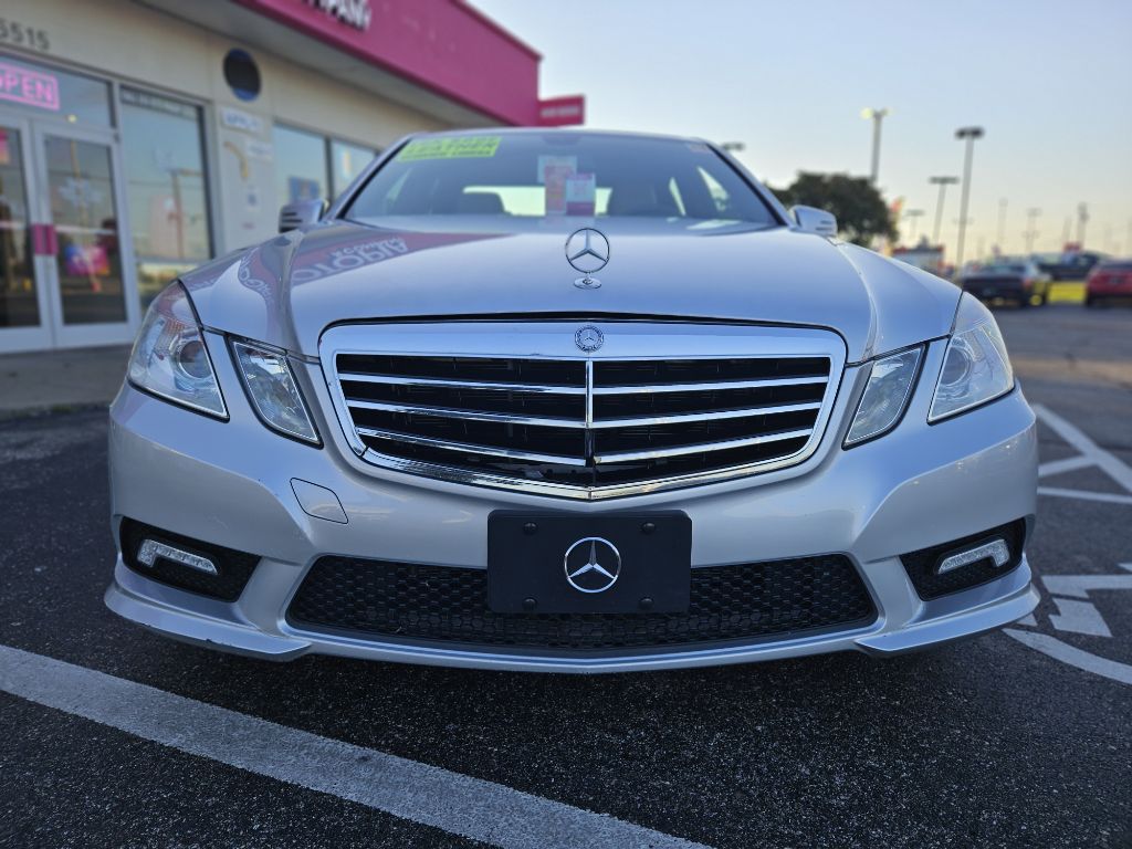 Photo 64 of this MERCEDES-BENZ E-CLASS