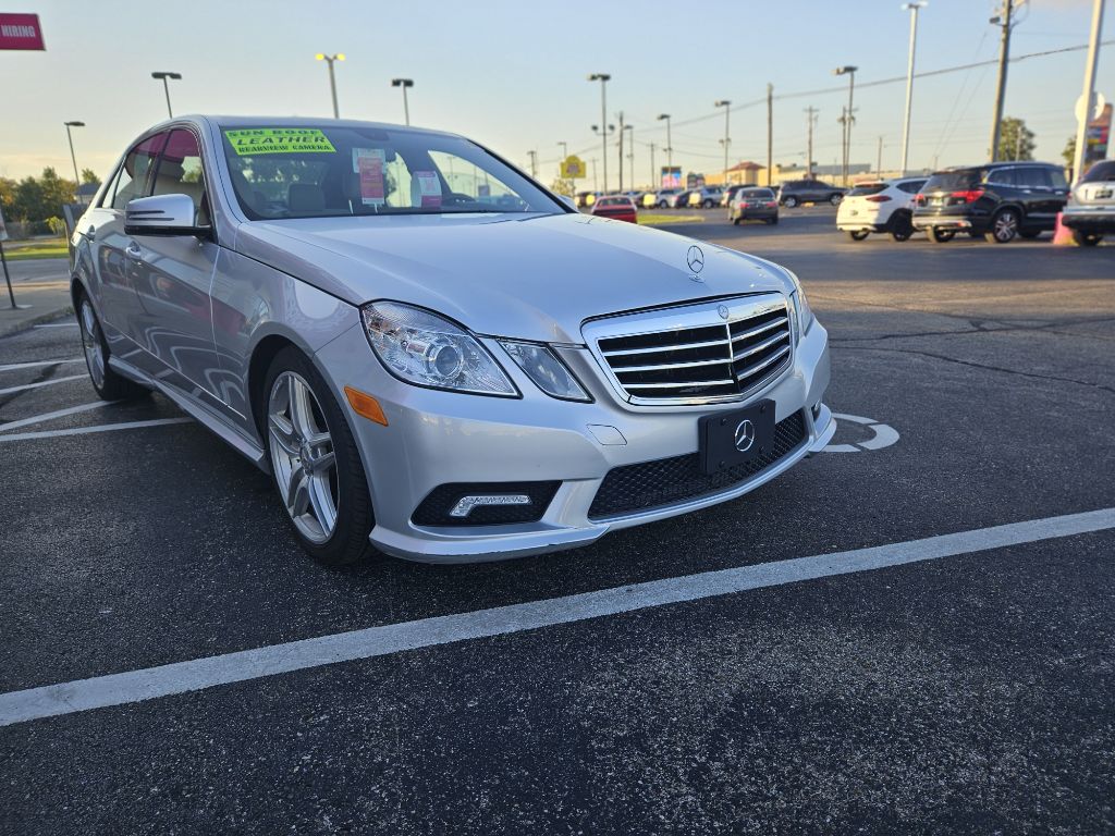 Photo 56 of this MERCEDES-BENZ E-CLASS