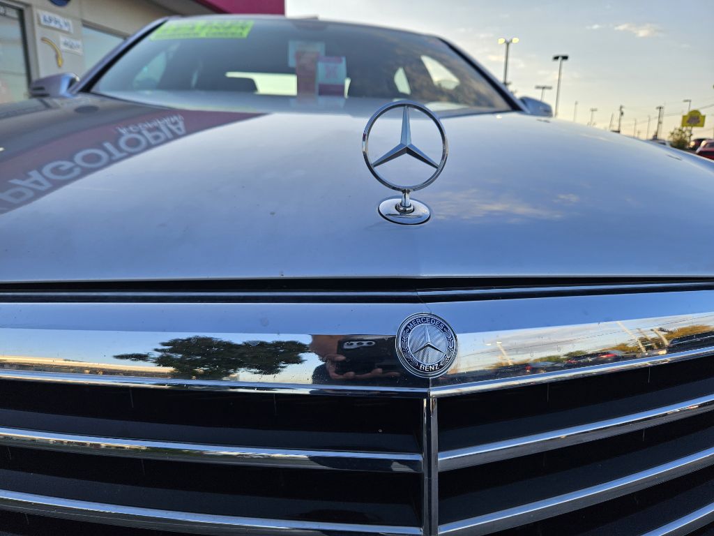 Photo 15 of this MERCEDES-BENZ E-CLASS