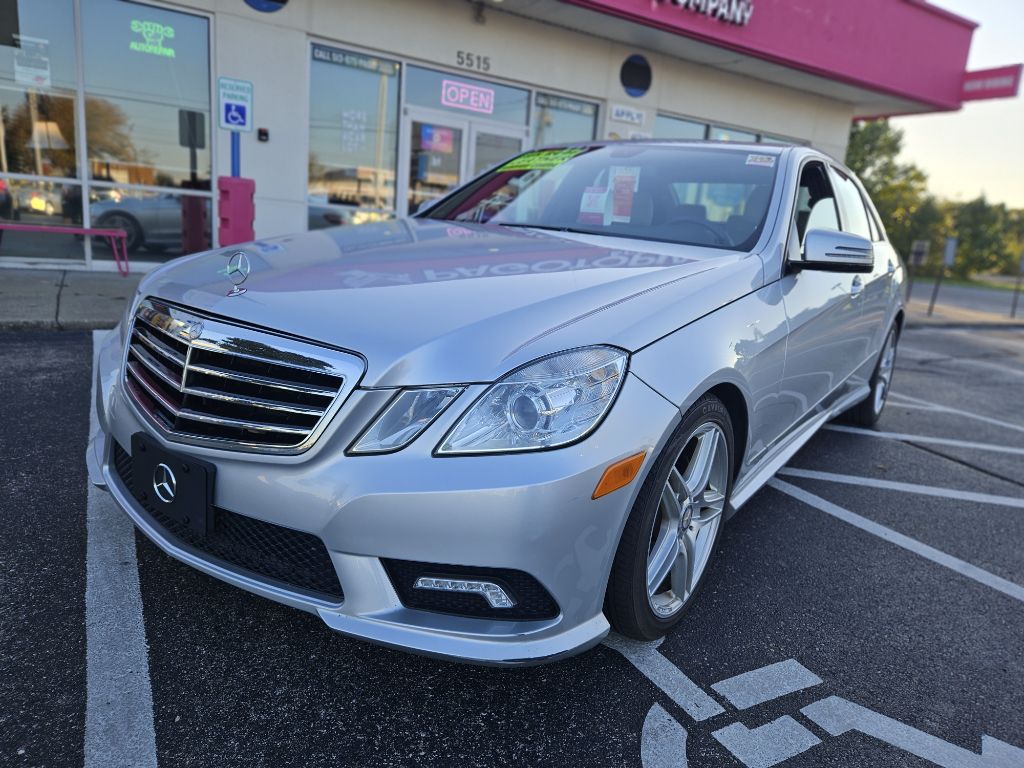 Photo 65 of this MERCEDES-BENZ E-CLASS