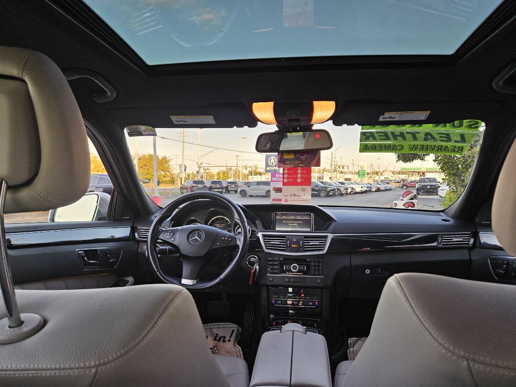 Photo 9 of this MERCEDES-BENZ E-CLASS