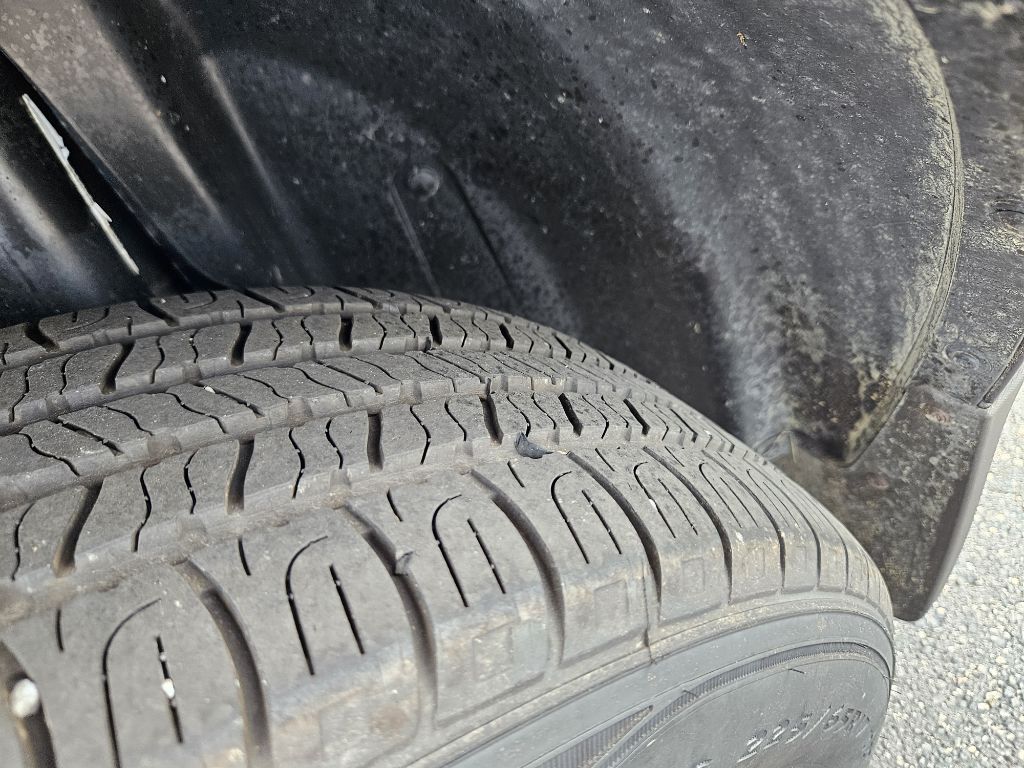 Photo 25 of this CHEVROLET EQUINOX