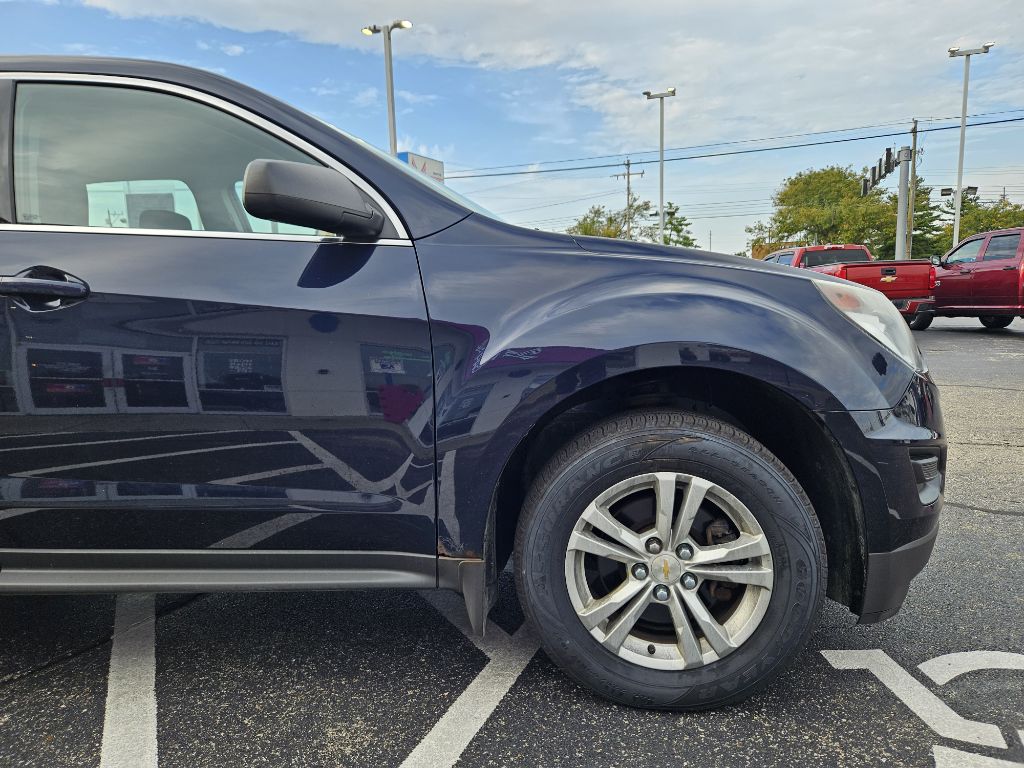 Photo 5 of this CHEVROLET EQUINOX