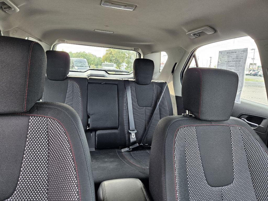 Photo 49 of this CHEVROLET EQUINOX