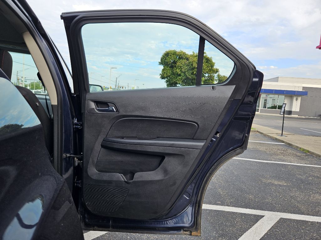 Photo 75 of this CHEVROLET EQUINOX