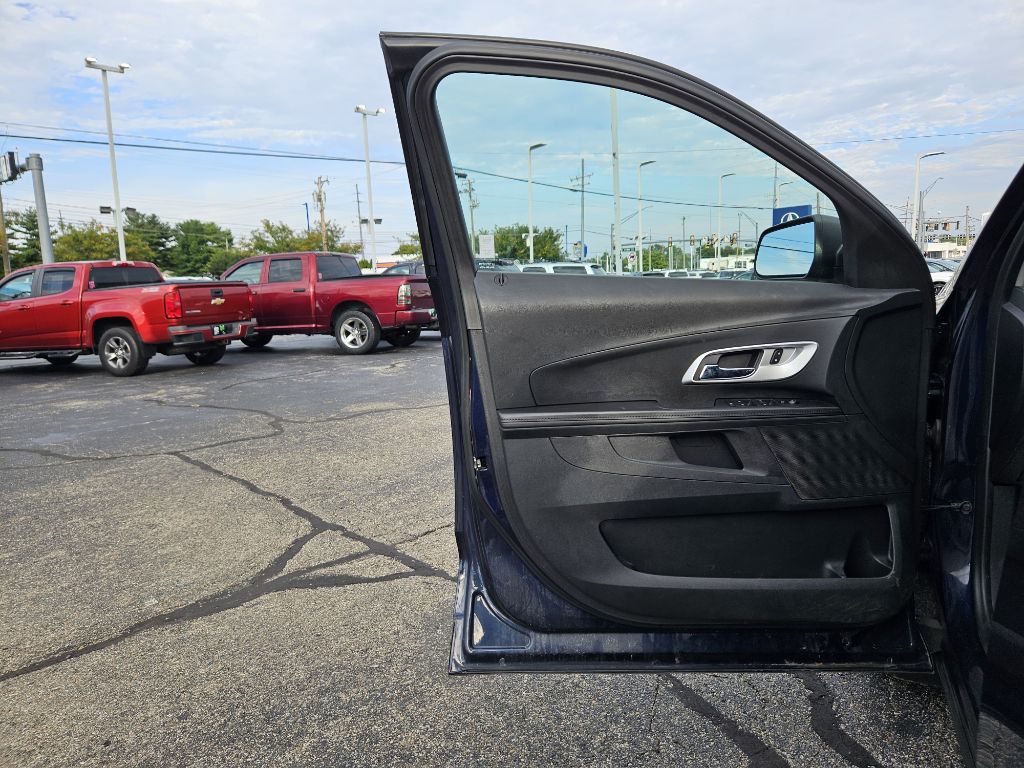 Photo 26 of this CHEVROLET EQUINOX