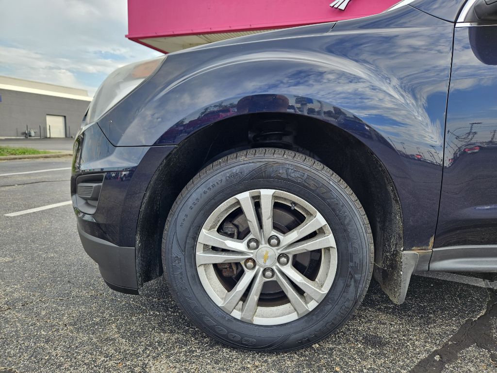 Photo 23 of this CHEVROLET EQUINOX