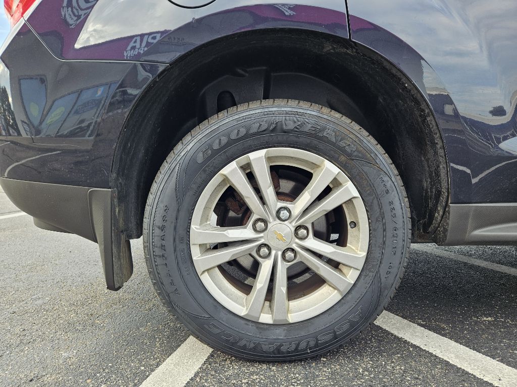 Photo 9 of this CHEVROLET EQUINOX