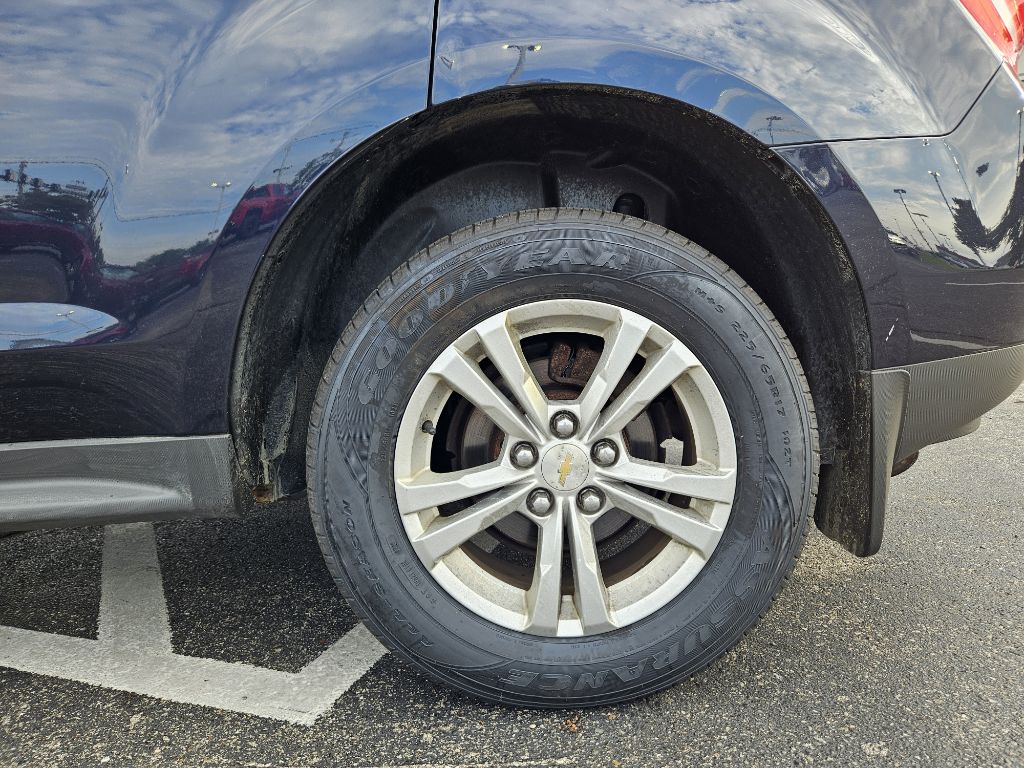 Photo 24 of this CHEVROLET EQUINOX