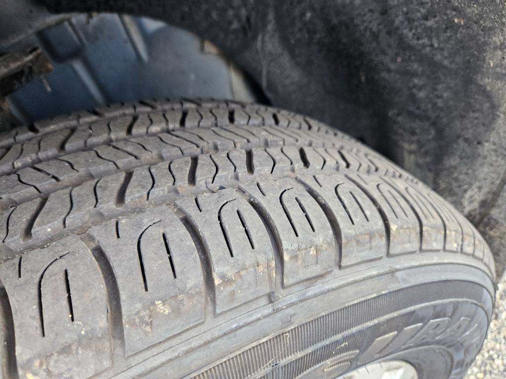 Photo 22 of this CHEVROLET EQUINOX