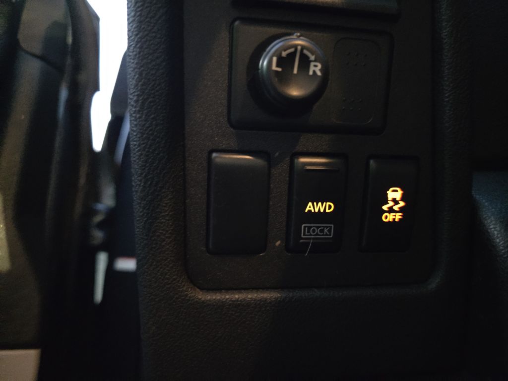 Photo 27 of this NISSAN ROGUE SELECT