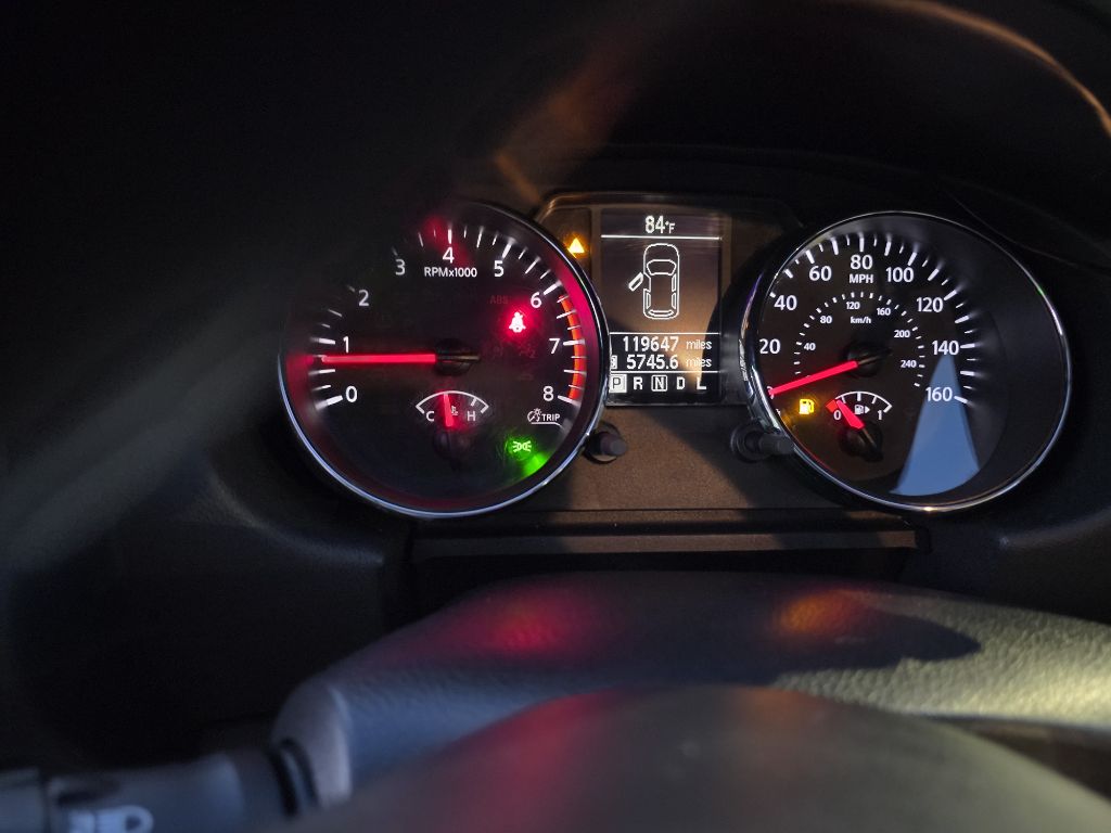 Photo 37 of this NISSAN ROGUE SELECT