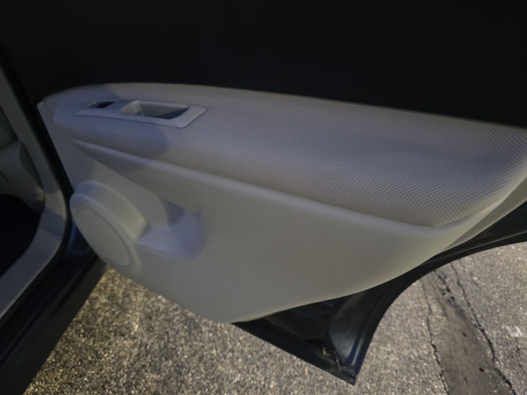 Photo 24 of this NISSAN ROGUE SELECT
