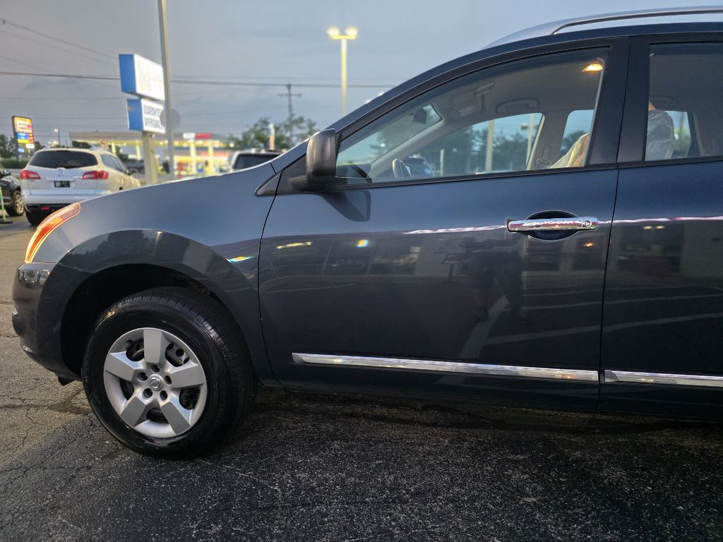 Photo 12 of this NISSAN ROGUE SELECT