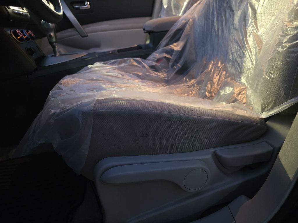 Photo 28 of this NISSAN ROGUE SELECT