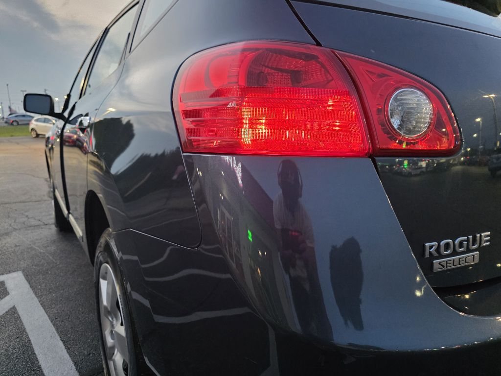 Photo 13 of this NISSAN ROGUE SELECT