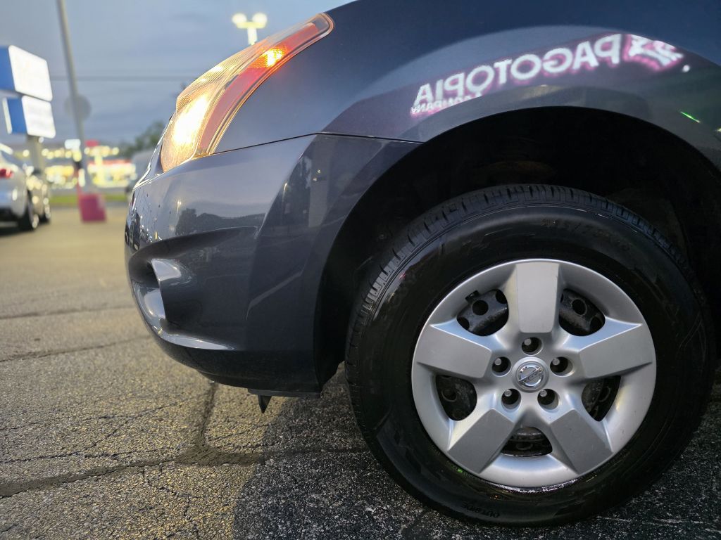 Photo 2 of this NISSAN ROGUE SELECT