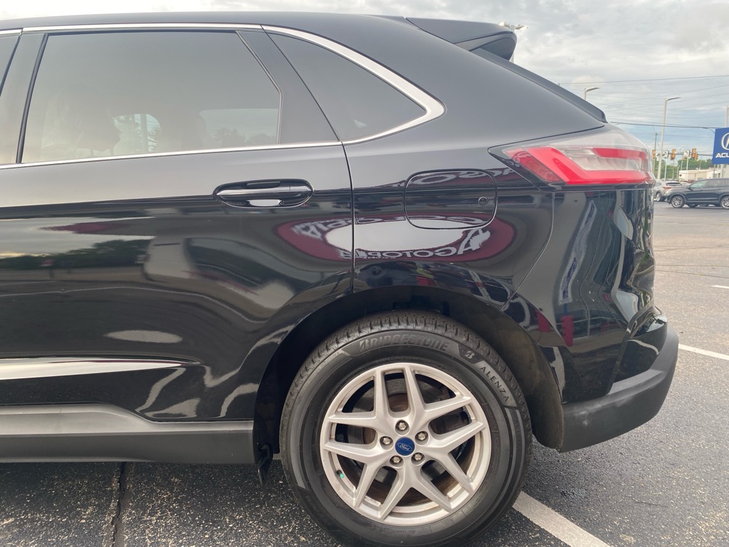 Photo 14 of this FORD EDGE