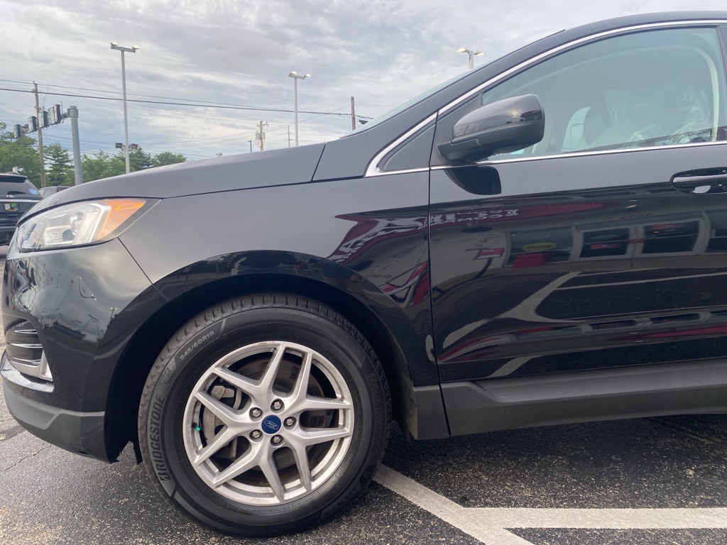 Photo 15 of this FORD EDGE