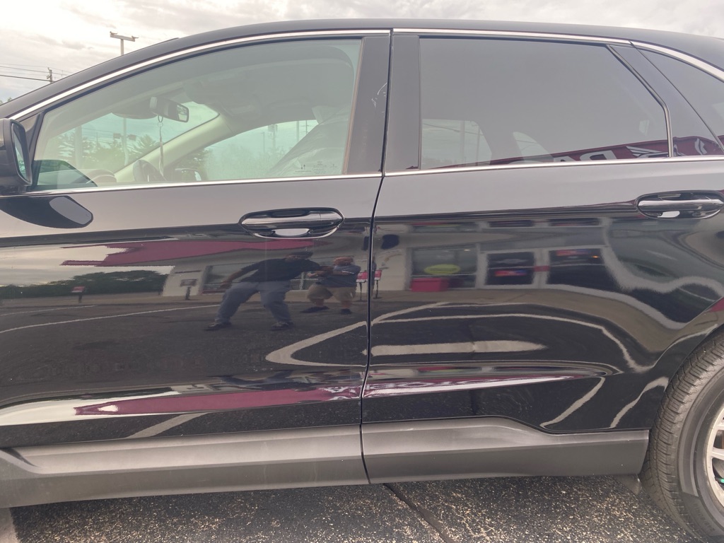 Photo 19 of this FORD EDGE