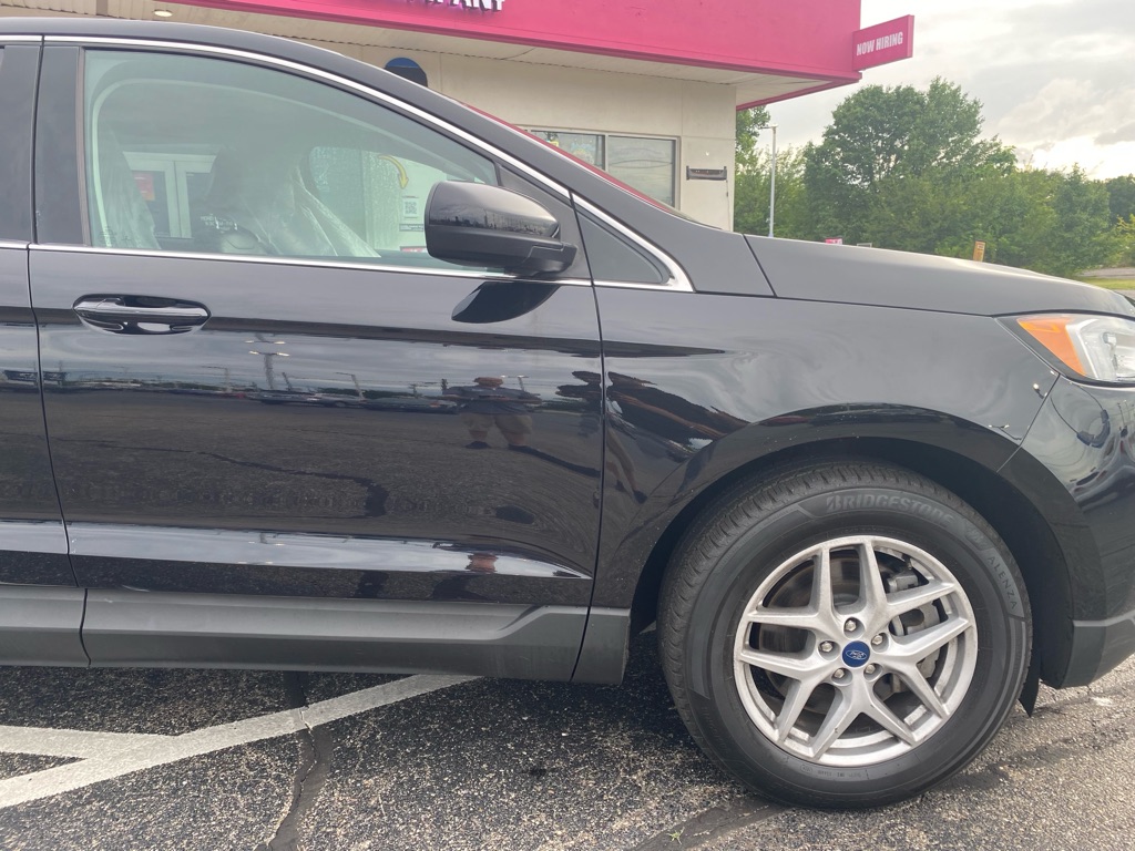 Photo 9 of this FORD EDGE