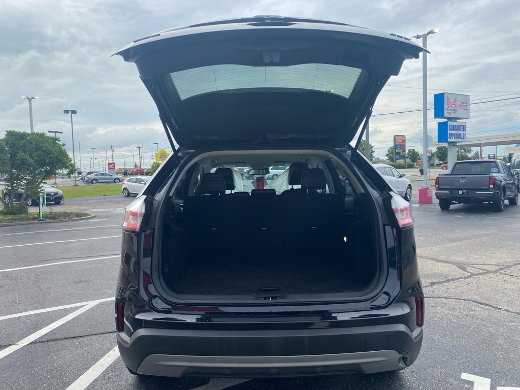 Photo 16 of this FORD EDGE