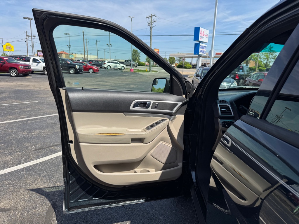 Photo 8 of this FORD EXPLORER