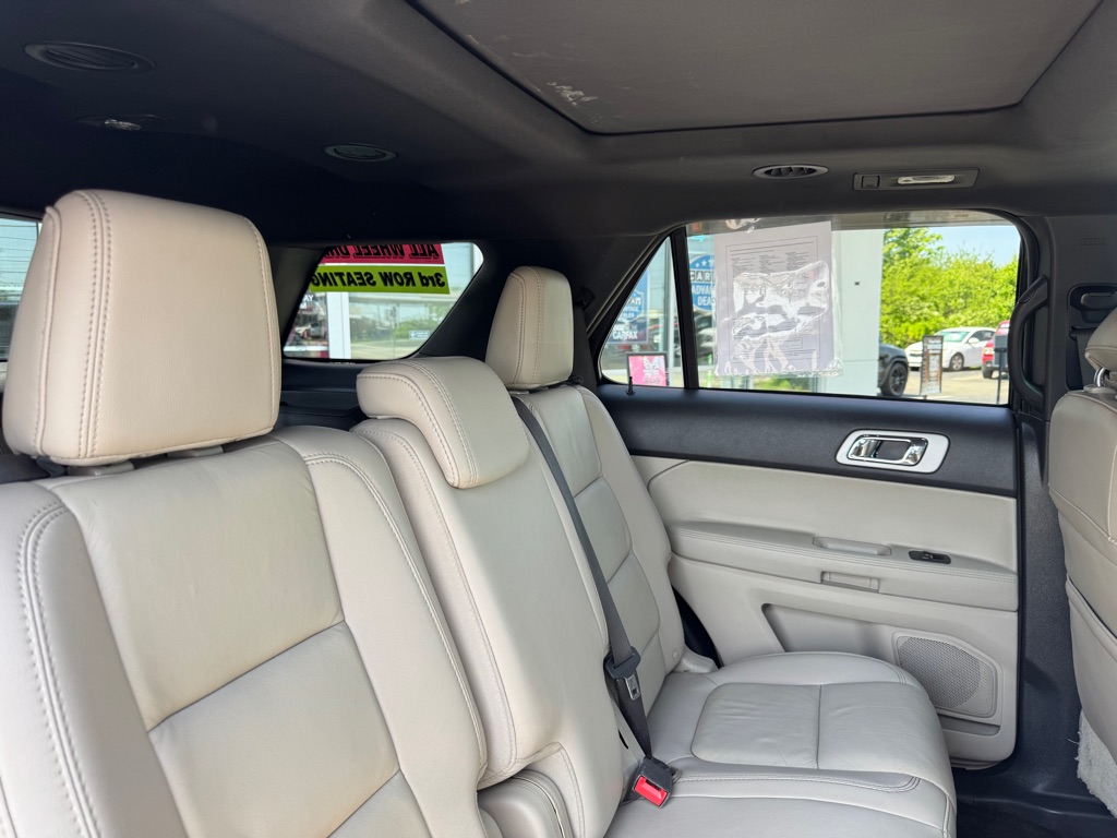 Photo 17 of this FORD EXPLORER