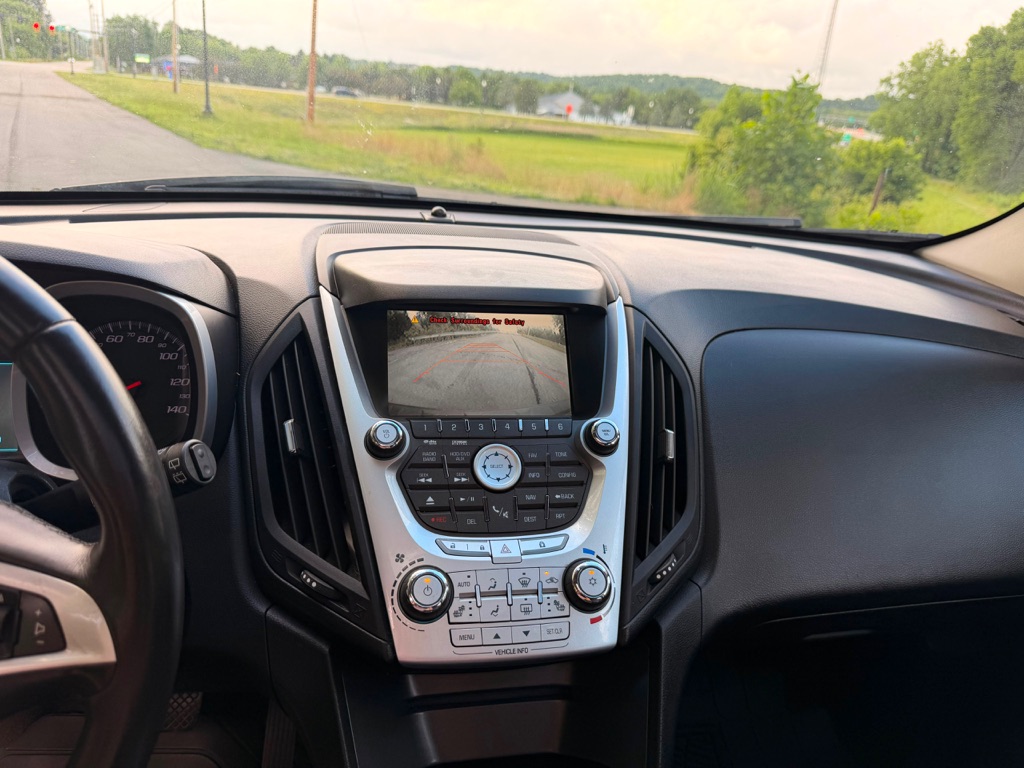 Photo 4 of this CHEVROLET EQUINOX