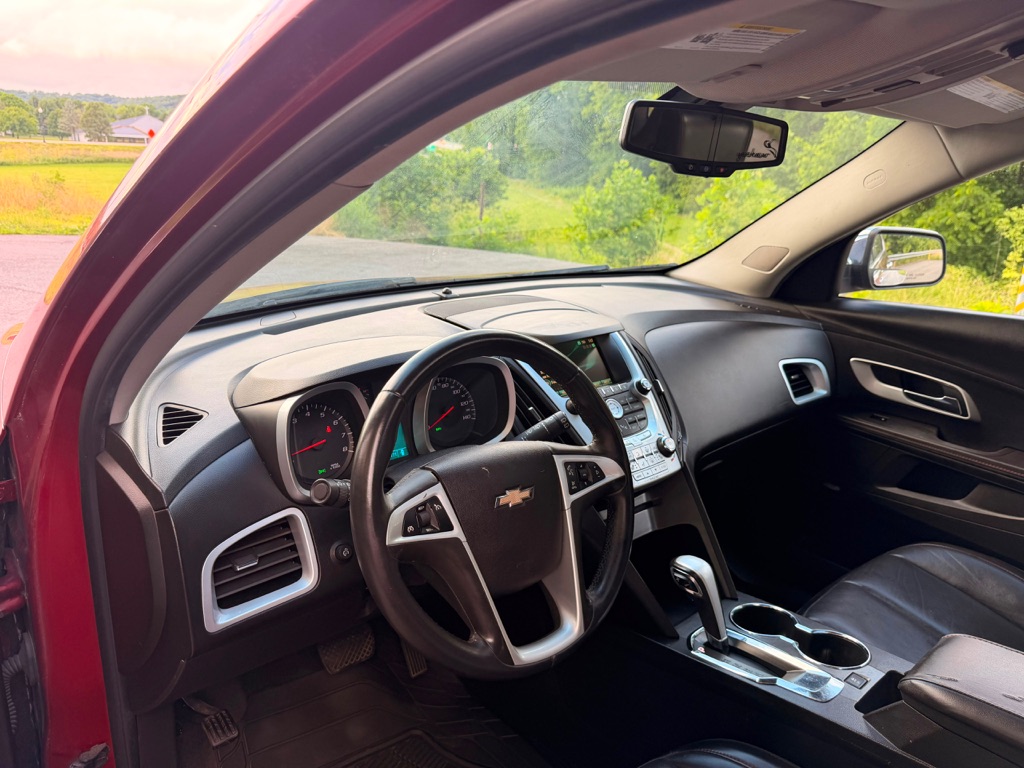 Photo 9 of this CHEVROLET EQUINOX