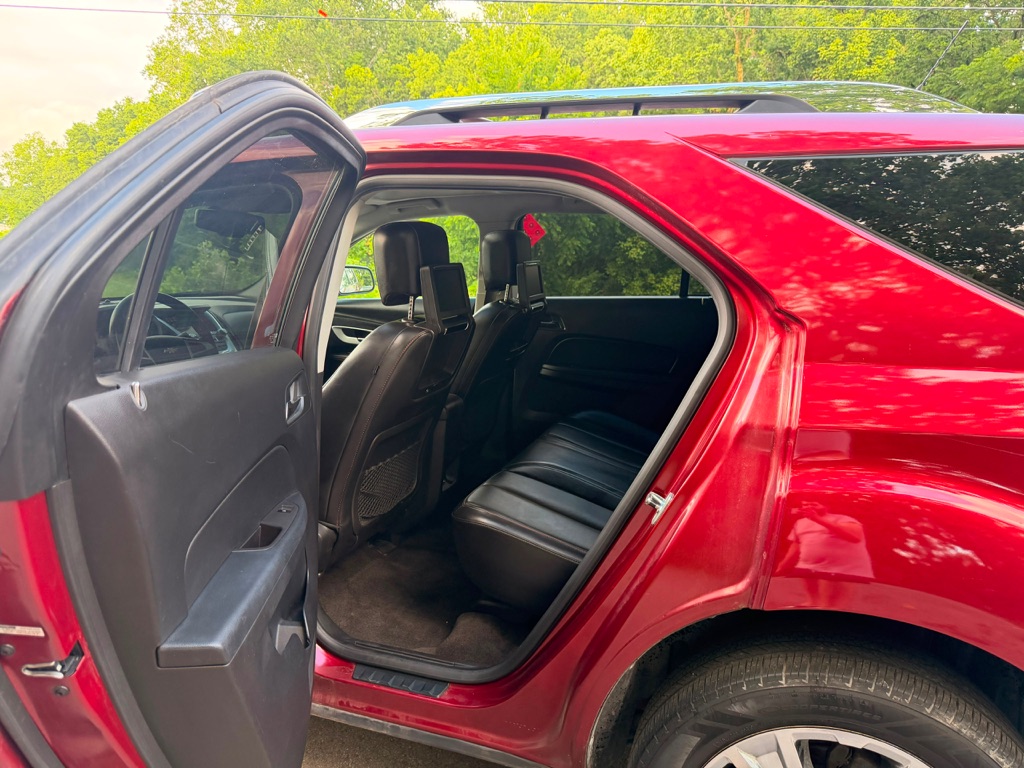 Photo 13 of this CHEVROLET EQUINOX