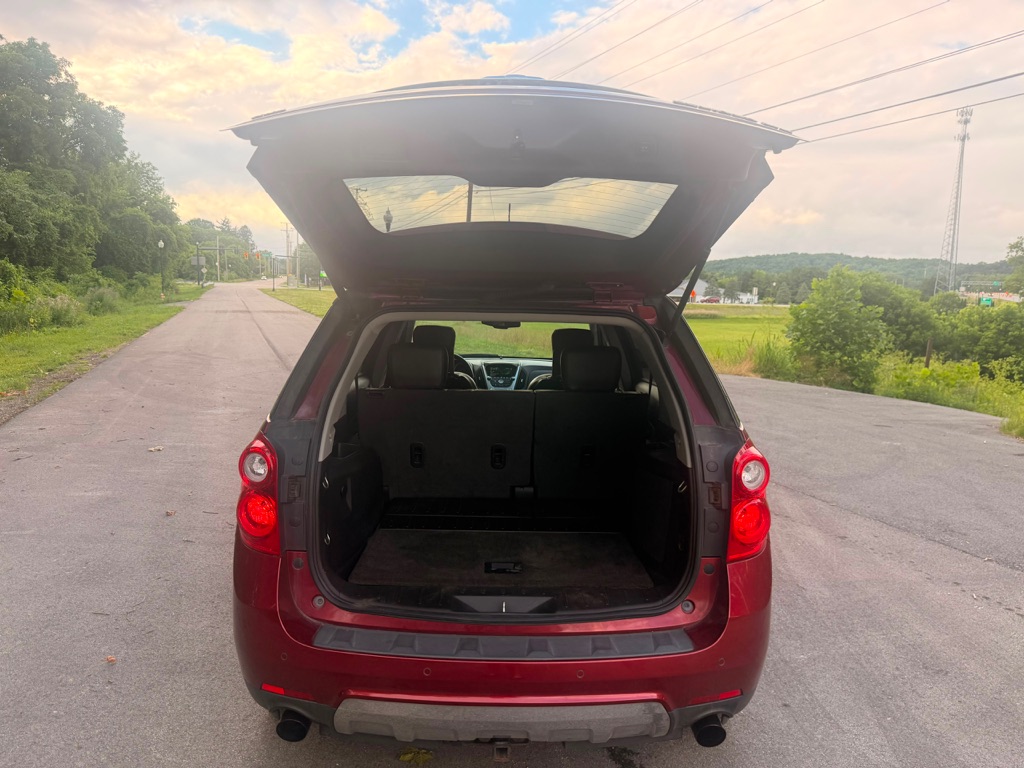 Photo 3 of this CHEVROLET EQUINOX