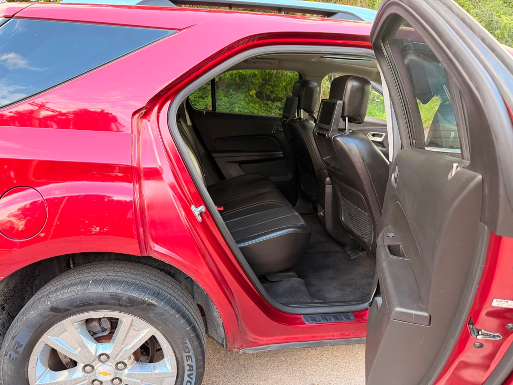 Photo 5 of this CHEVROLET EQUINOX