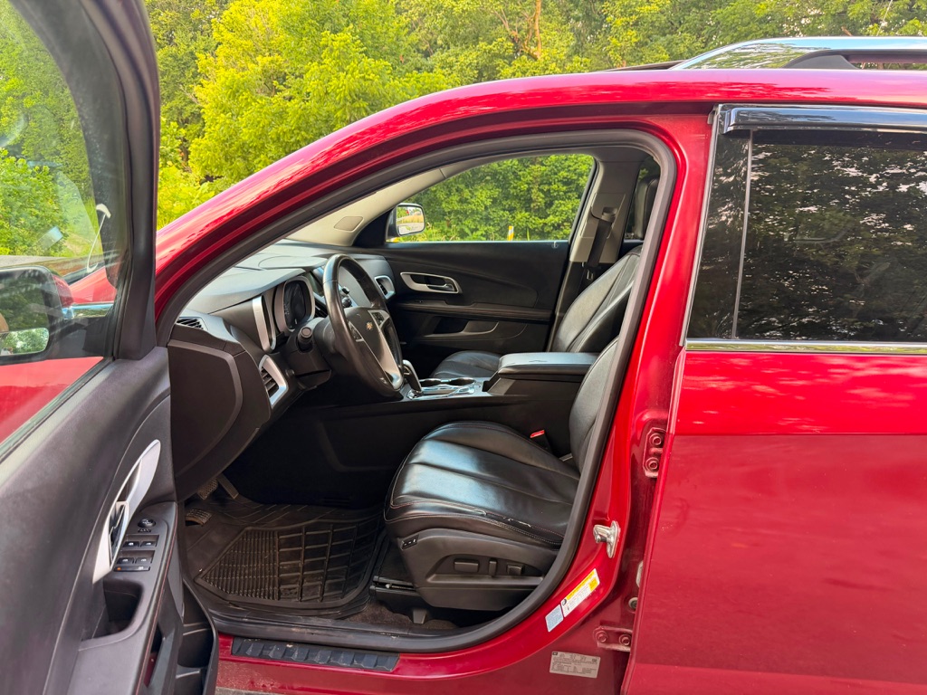 Photo 6 of this CHEVROLET EQUINOX