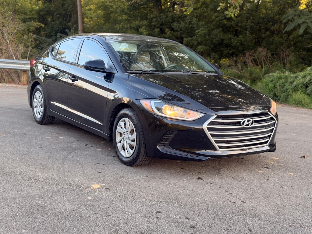 Photo 2 of this HYUNDAI ELANTRA