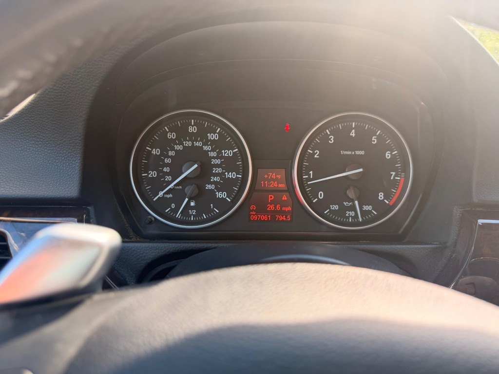Photo 12 of this BMW 3 SERIES