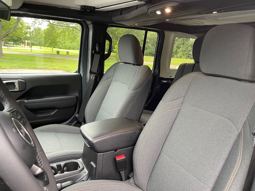 Photo 21 of this JEEP WRANGLER