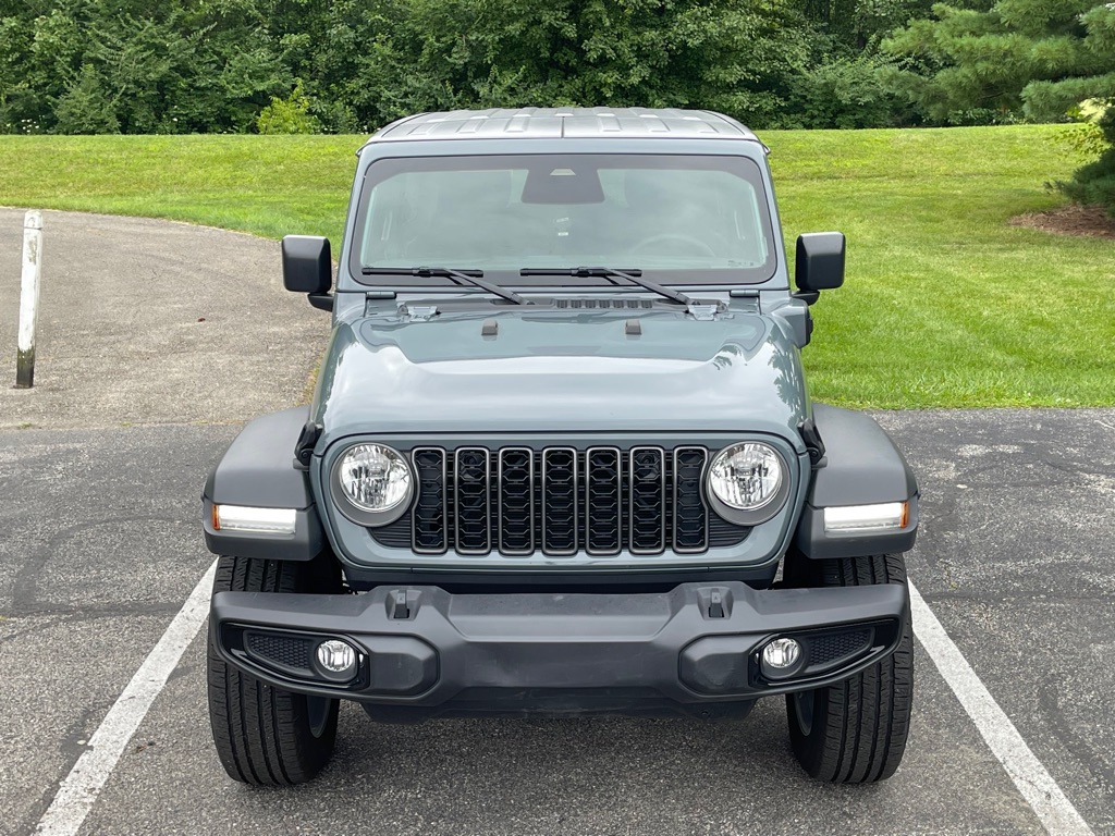 Photo 2 of this JEEP WRANGLER