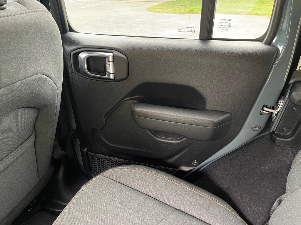 Photo 17 of this JEEP WRANGLER