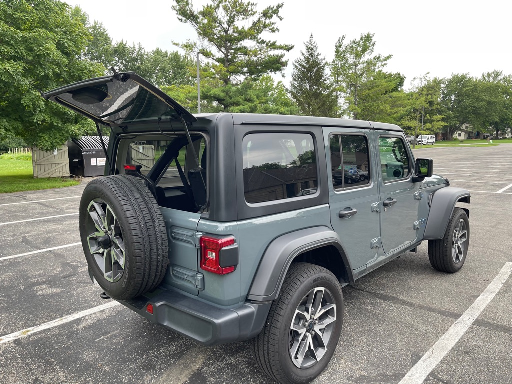 Photo 5 of this JEEP WRANGLER