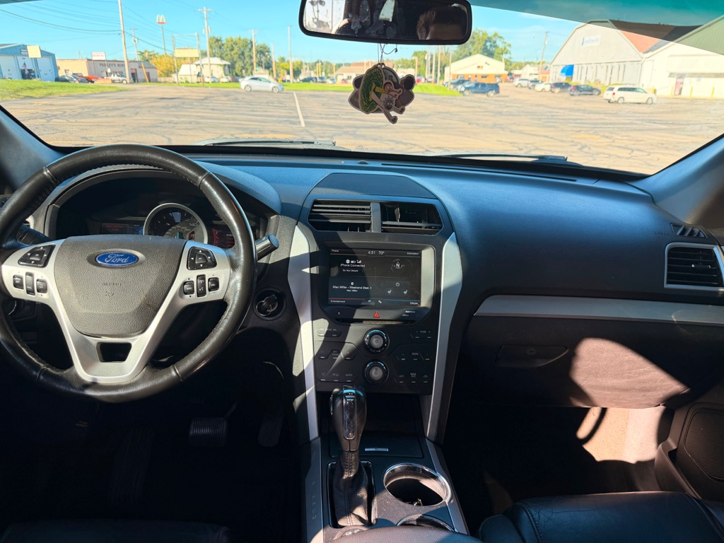Photo 10 of this FORD EXPLORER