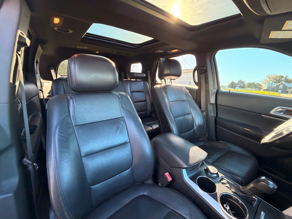 Photo 21 of this FORD EXPLORER
