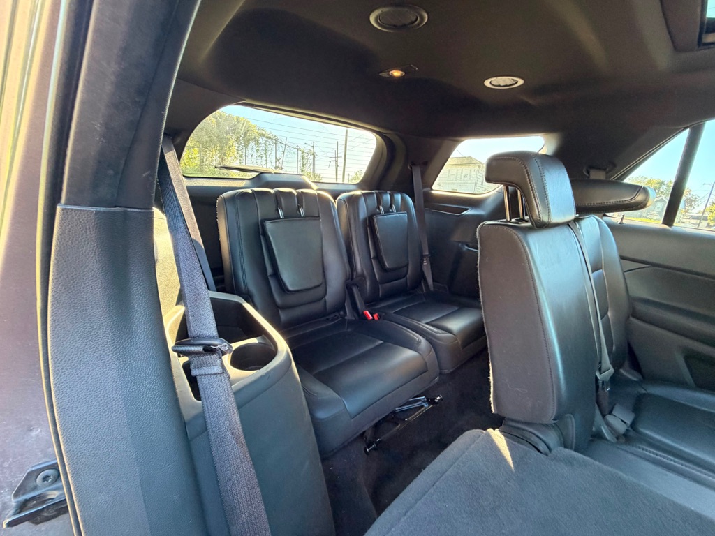 Photo 8 of this FORD EXPLORER