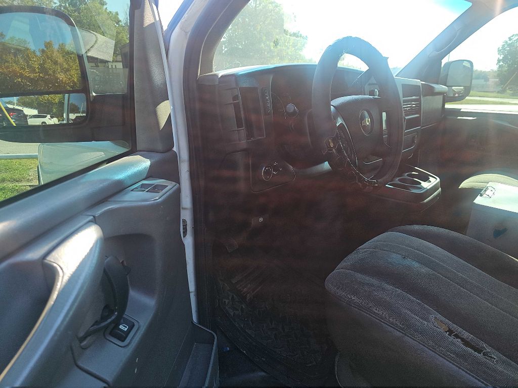 Photo 8 of this CHEVROLET EXPRESS