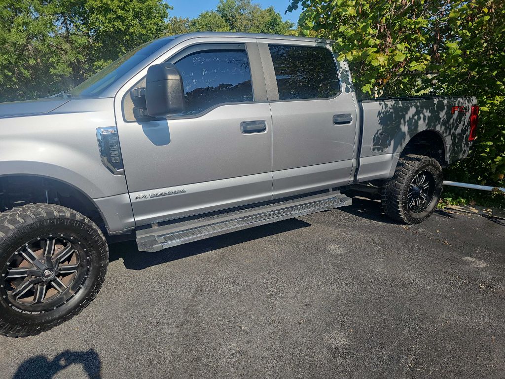 Photo 2 of this FORD F-250 SUPER DUT