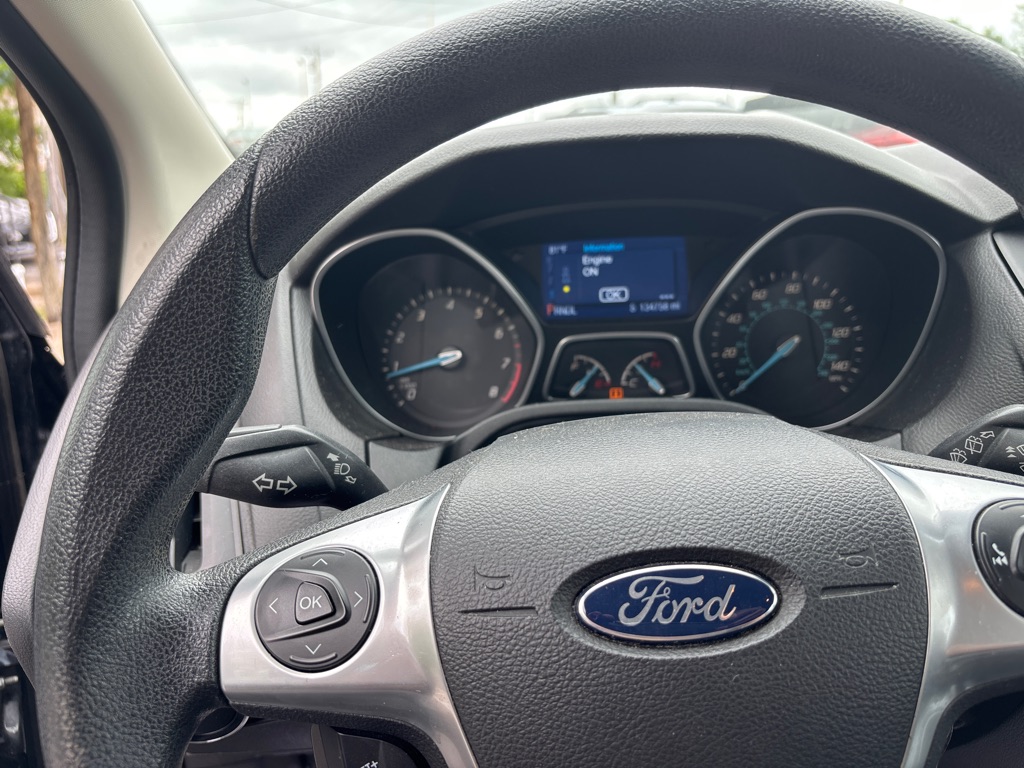Photo 24 of this FORD FOCUS