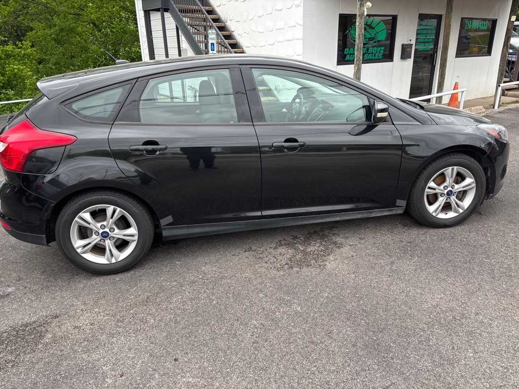 Photo 15 of this FORD FOCUS