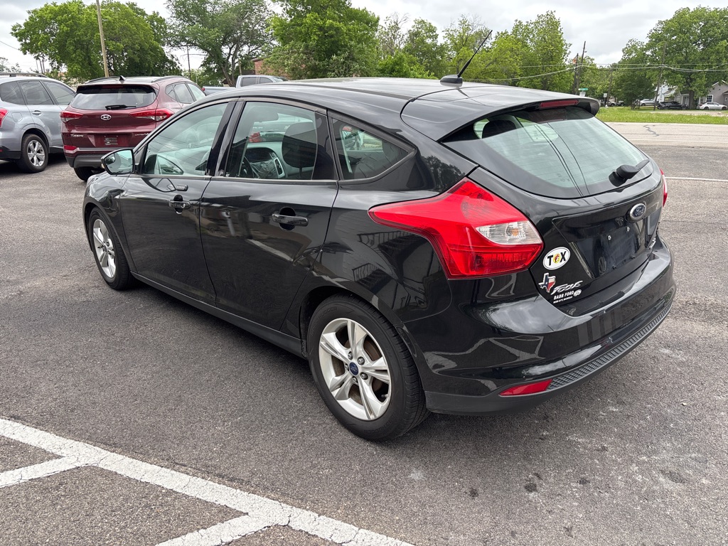 Photo 9 of this FORD FOCUS